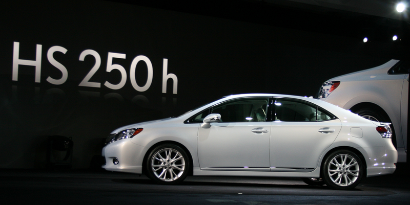 Illustration for article titled Lexus HS 250h: A Prius For The Country Club